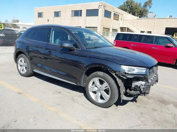 WA1ANAFY4J2023919 2018 AUDI Q5 - Image 1