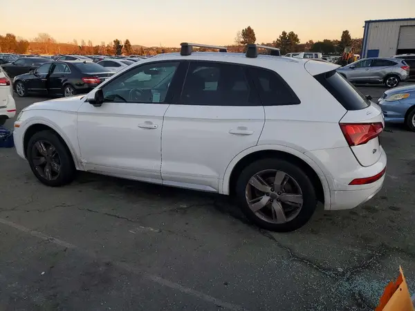 WA1ANAFY4J2030420 2018 AUDI Q5 - Image 2