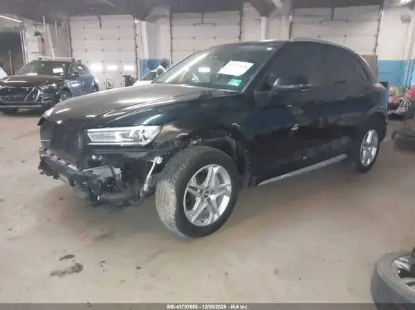 WA1ANAFY4J2108047 2018 AUDI Q5 - Image 2