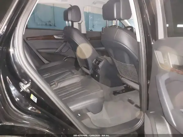 WA1ANAFY4J2108047 2018 AUDI Q5 - Image 8