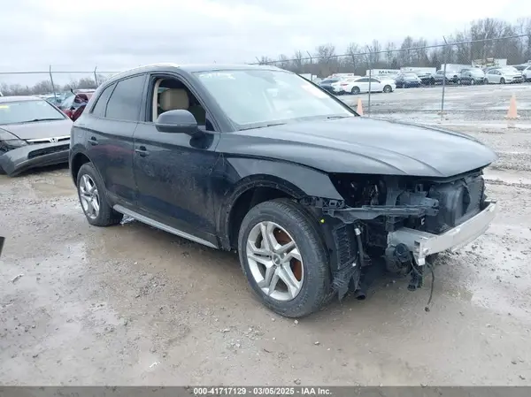 WA1ANAFY4J2111756 2018 AUDI Q5 - Image 1