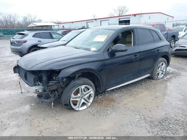 WA1ANAFY4J2111756 2018 AUDI Q5 - Image 2