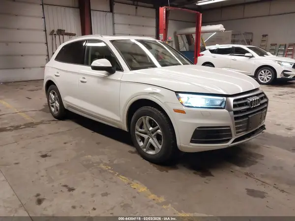 WA1ANAFY4J2153392 2018 AUDI Q5 - Image 1