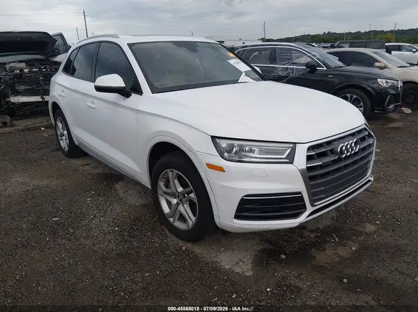 WA1ANAFY4J2180866 2018 AUDI Q5 - Image 1