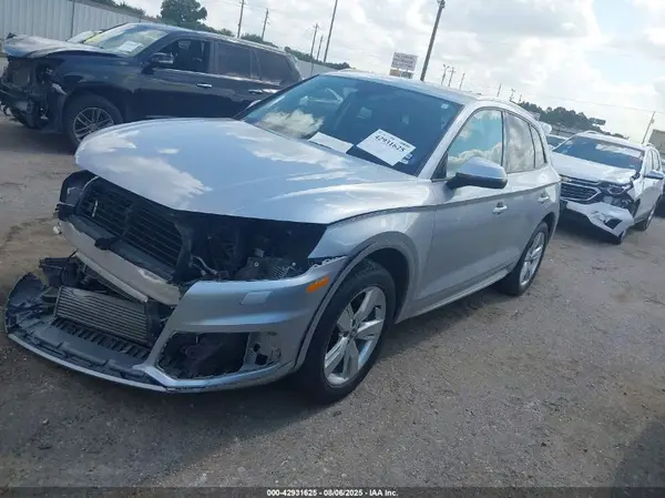 WA1ANAFY4J2196758 2018 AUDI Q5 - Image 2