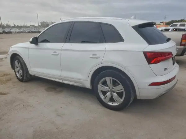 WA1ANAFY4J2236806 2018 AUDI Q5 - Image 2