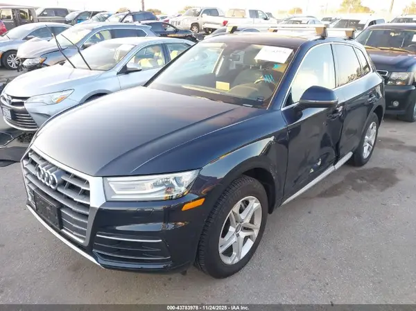 WA1ANAFY4K2087413 2019 AUDI Q5 - Image 2