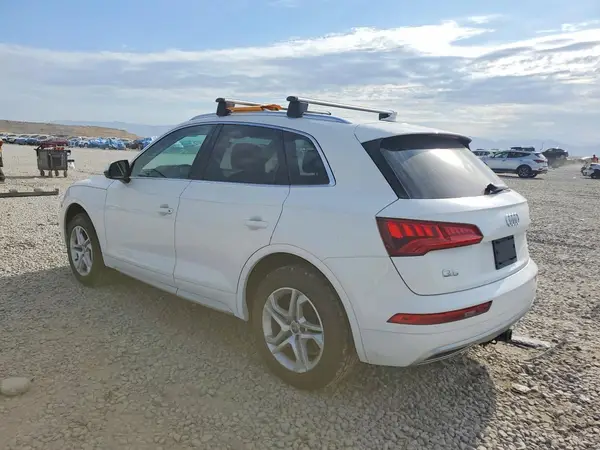 WA1ANAFY4K2092062 2019 AUDI Q5 - Image 2