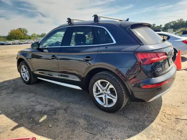 WA1ANAFY4K2095818 2019 AUDI Q5 - Image 2