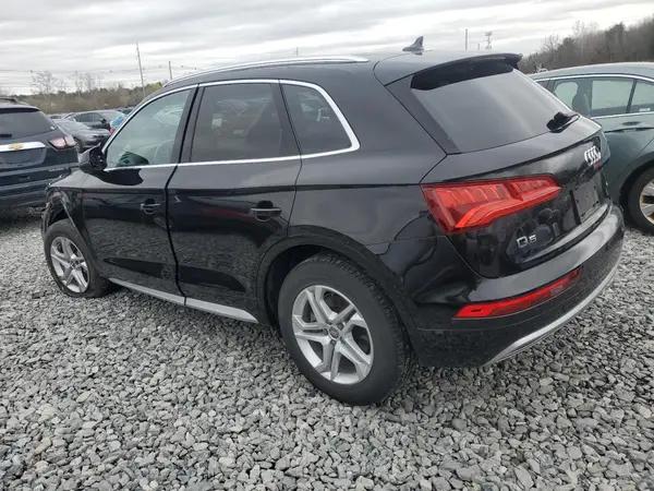 WA1ANAFY4K2096922 2019 AUDI Q5 - Image 2