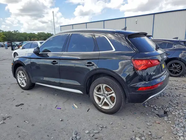 WA1ANAFY4K2100774 2019 AUDI Q5 - Image 2