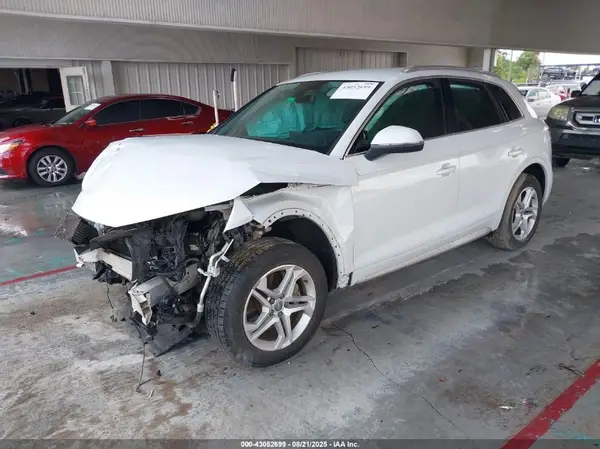 WA1ANAFY4K2117929 2019 AUDI Q5 - Image 2