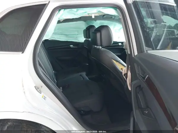 WA1ANAFY4K2117929 2019 AUDI Q5 - Image 8