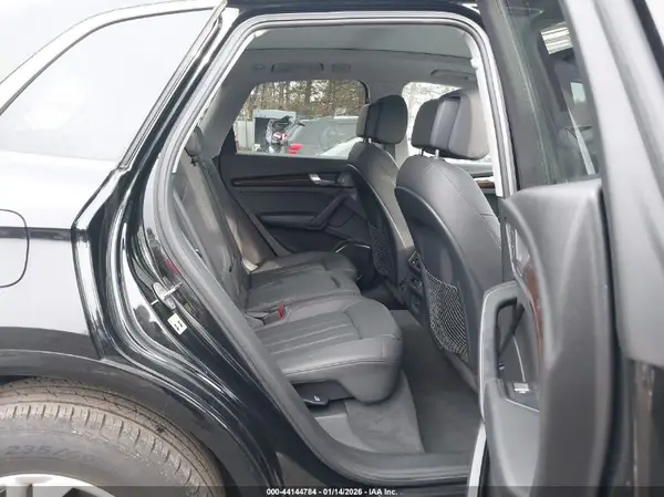 WA1ANAFY4K2122483 2019 AUDI Q5 - Image 8