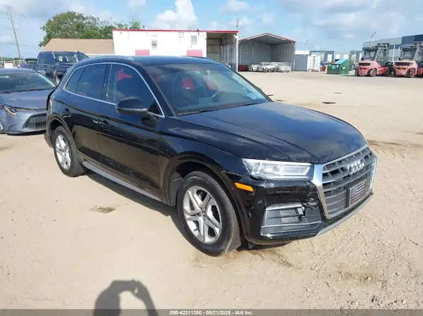 WA1ANAFY4K2139817 2019 AUDI Q5 - Image 1