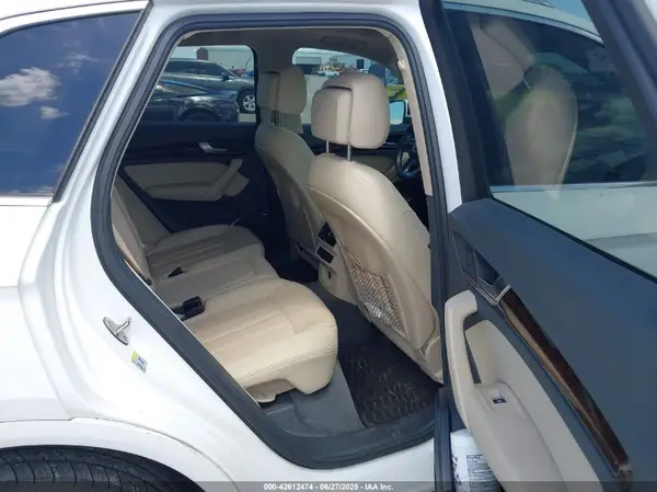WA1ANAFY4L2064439 2020 AUDI Q5 - Image 8