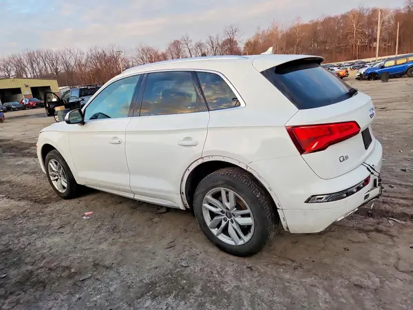 WA1ANAFY4L2068085 2020 AUDI Q5 - Image 2
