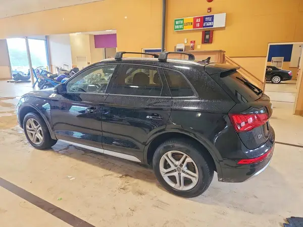 WA1ANAFY5J2006465 2018 AUDI Q5 - Image 2