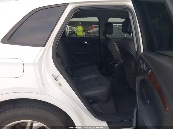 WA1ANAFY5J2008670 2018 AUDI Q5 - Image 8