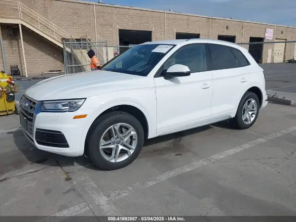 WA1ANAFY5J2065919 2018 AUDI Q5 - Image 2
