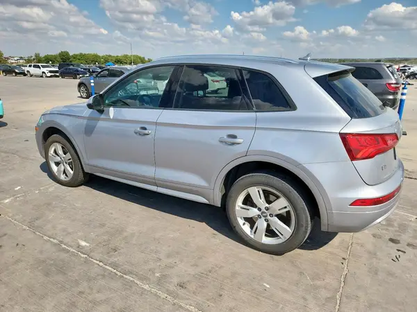 WA1ANAFY5J2196381 2018 AUDI Q5 - Image 2