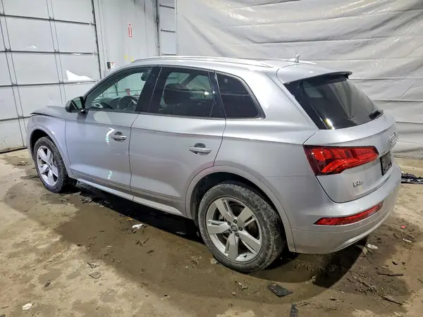 WA1ANAFY5J2203040 2018 AUDI Q5 - Image 2