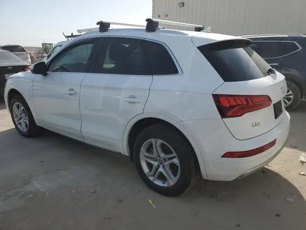 WA1ANAFY5K2027737 2019 AUDI Q5 - Image 2