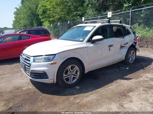WA1ANAFY5K2054517 2019 AUDI Q5 - Image 2