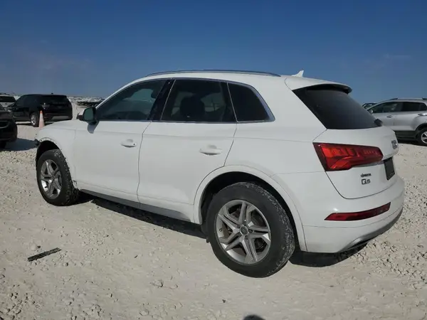 WA1ANAFY5K2056011 2019 AUDI Q5 - Image 2