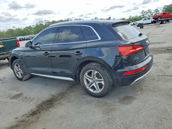 WA1ANAFY5K2056381 2019 AUDI Q5 - Image 2