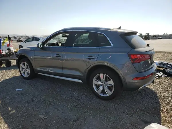 WA1ANAFY5K2083659 2019 AUDI Q5 - Image 2