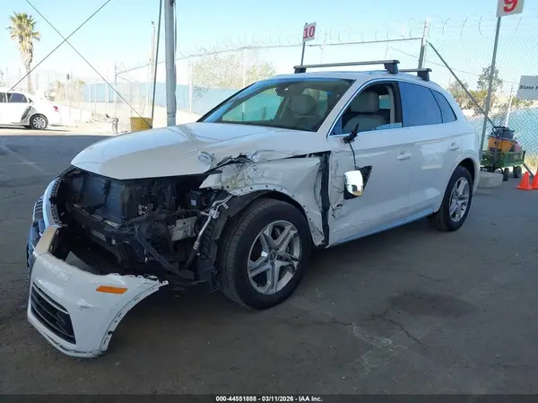 WA1ANAFY5K2094919 2019 AUDI Q5 - Image 2
