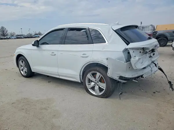 WA1ANAFY5K2108303 2019 AUDI Q5 - Image 2