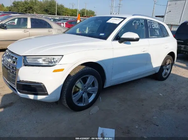 WA1ANAFY5K2109922 2019 AUDI Q5 - Image 2