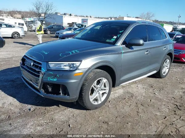 WA1ANAFY5K2133539 2019 AUDI Q5 - Image 2