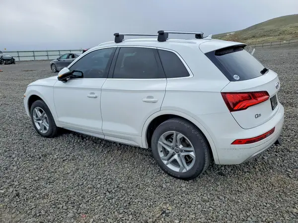 WA1ANAFY5K2140989 2019 AUDI Q5 - Image 2