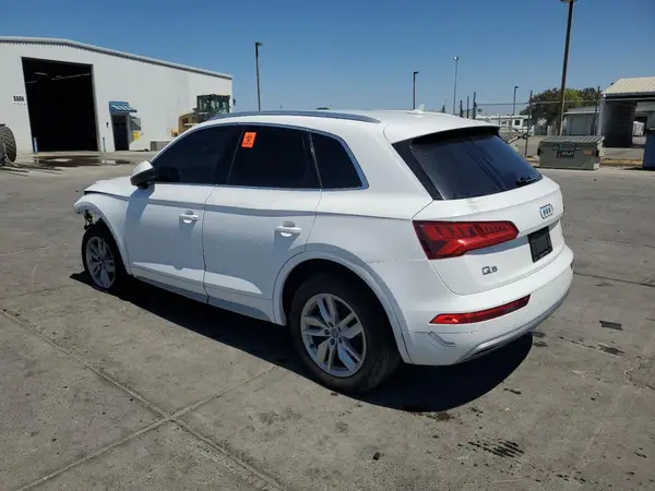 WA1ANAFY5L2063476 2020 AUDI Q5 - Image 2