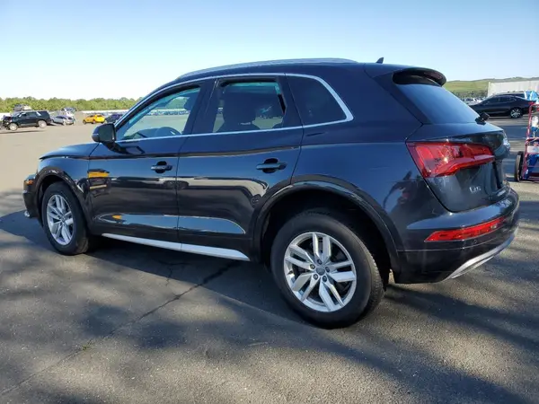 WA1ANAFY5L2103586 2020 AUDI Q5 - Image 2