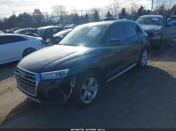 WA1ANAFY6J2003655 2018 AUDI Q5 - Image 2