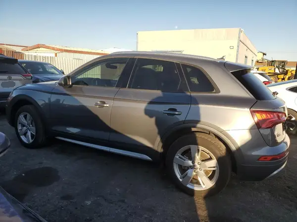 WA1ANAFY6J2026482 2018 AUDI Q5 - Image 2