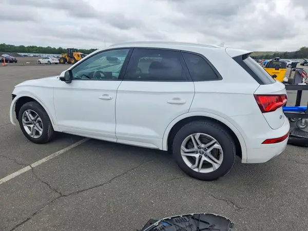 WA1ANAFY6J2156942 2018 AUDI Q5 - Image 2