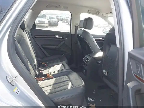 WA1ANAFY6J2196373 2018 AUDI Q5 - Image 8