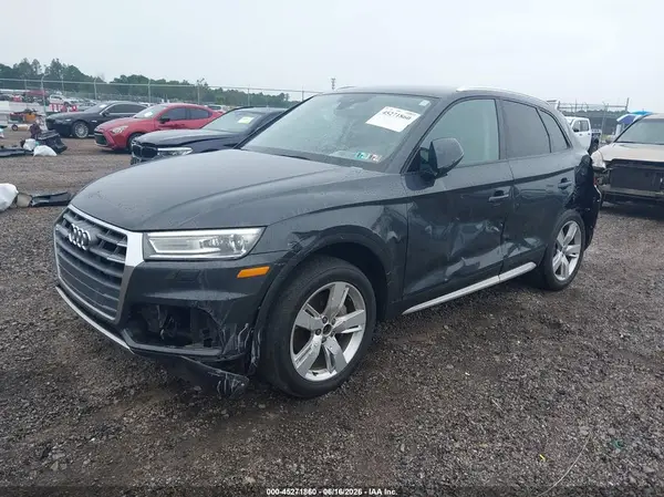 WA1ANAFY6J2203080 2018 AUDI Q5 - Image 2