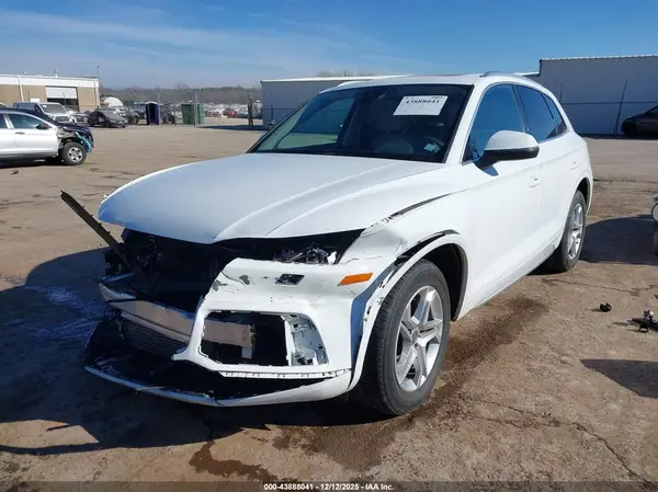 WA1ANAFY6K2016410 2019 AUDI Q5 - Image 2