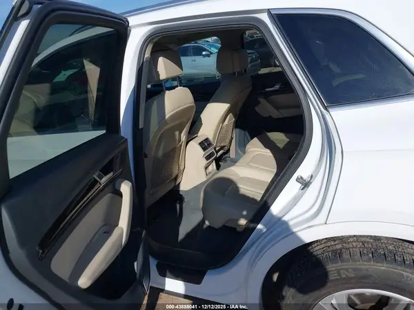 WA1ANAFY6K2016410 2019 AUDI Q5 - Image 8