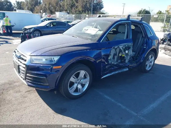WA1ANAFY6K2061010 2019 AUDI Q5 - Image 2