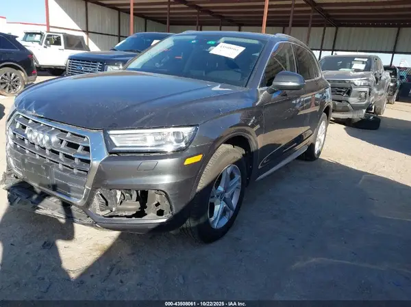 WA1ANAFY6K2067955 2019 AUDI Q5 - Image 2