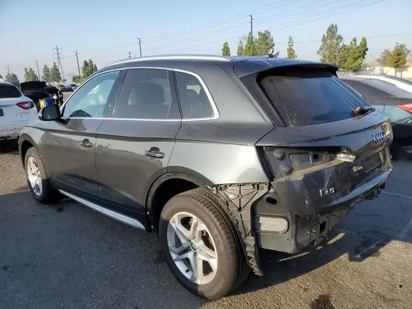 WA1ANAFY6K2082391 2019 AUDI Q5 - Image 2