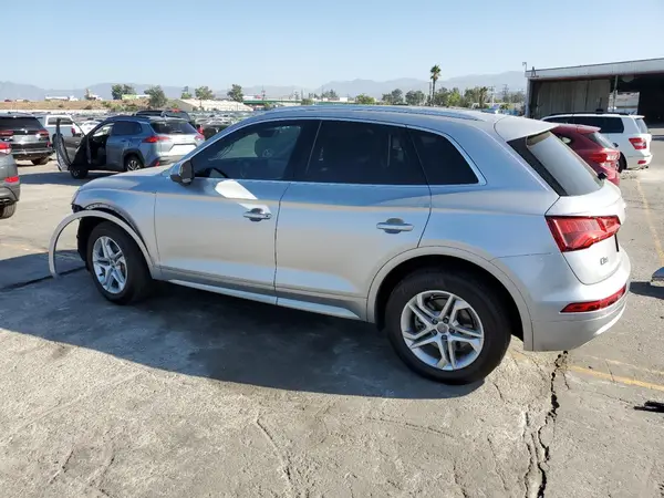 WA1ANAFY6K2089132 2019 AUDI Q5 - Image 2