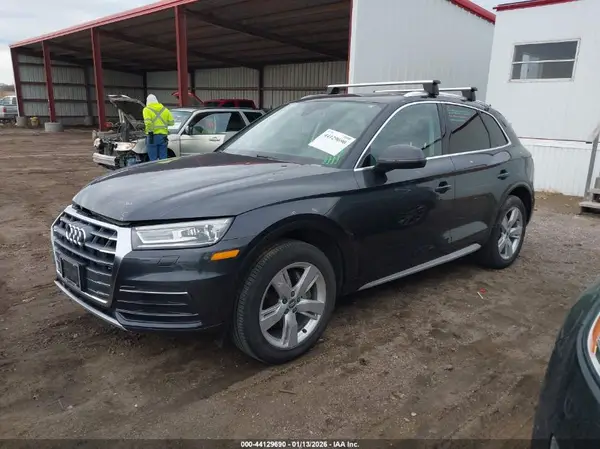 WA1ANAFY6K2114238 2019 AUDI Q5 - Image 2